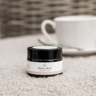 Když chcete ulevit kašlajícímu dítěti, namažte mu hrudník prsním balzámem s éterickými oleji 🌿 ✅ podporuje dýchání a...